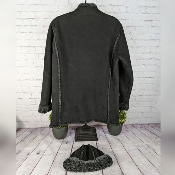 L.L. BEAN Faux Suede Sherpa Lined Coat with Matching Hat - Picture 4 of 16